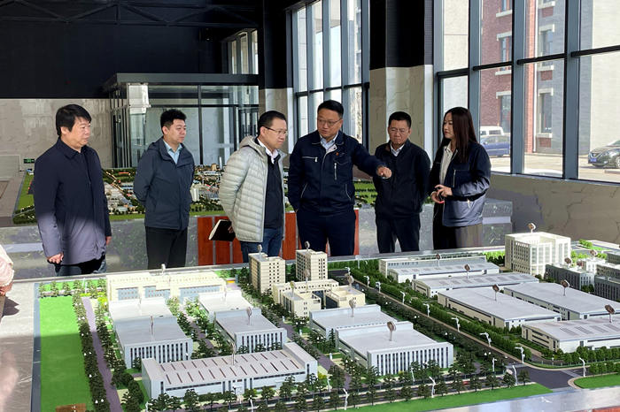 市發(fā)改委領(lǐng)導(dǎo)到航空集團開展調(diào)研座談